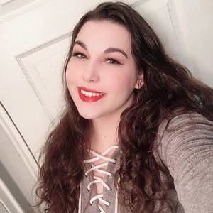 Meet your Posher, Caitlin